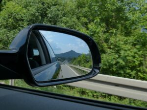 rearview mirror, exterior mirror, automobile-167580.jpg